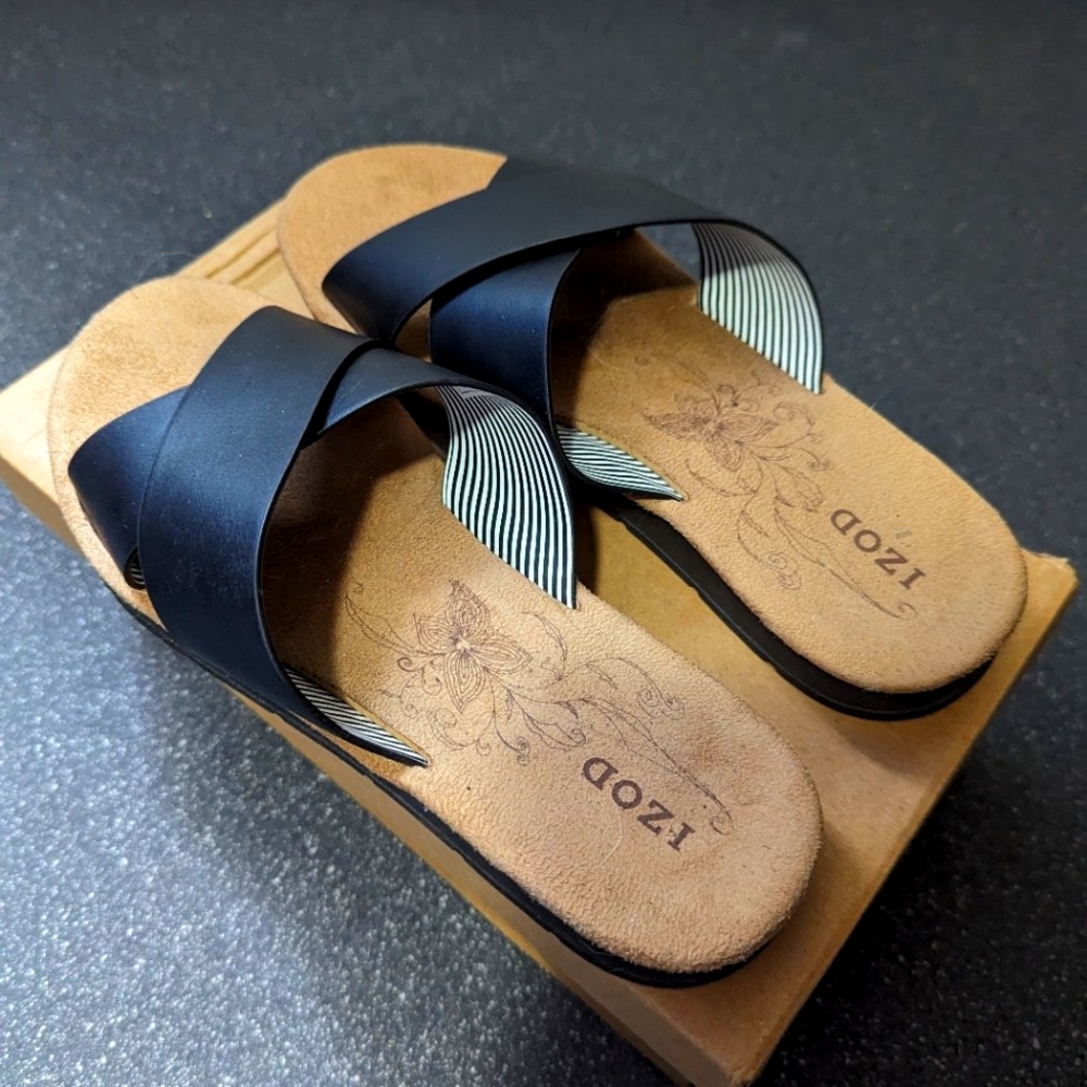 Izod Sandals US 7